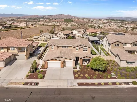 View/Area - 17029 Doria Ct, Riverside, CA 92503 photo 4 of 8