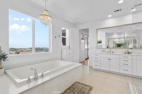 Bath - 17029 Doria Ct, Riverside, CA 92503 photo 1 of 3