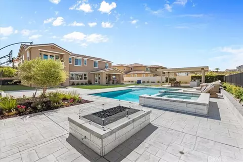Exterior - 17029 Doria Ct, Riverside, CA 92503 photo 11 of 17