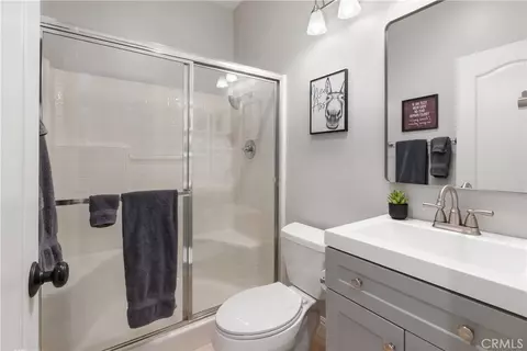 Bath - 956 Cowhide Rd, Corona, CA 92882 photo 1 of 4