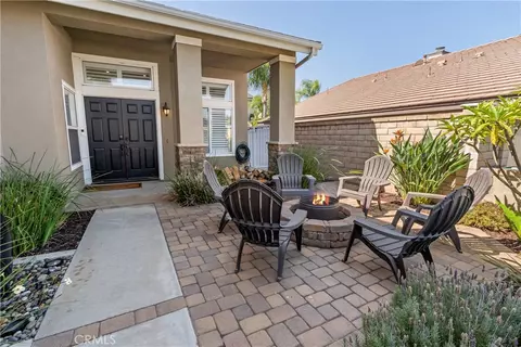 Exterior - 956 Cowhide Rd, Corona, CA 92882 photo 4 of 8