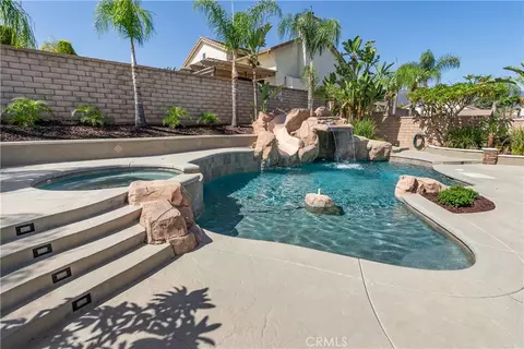 Exterior - 956 Cowhide Rd, Corona, CA 92882 photo 5 of 8