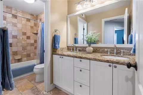 Bath - 956 Cowhide Rd, Corona, CA 92882 photo 2 of 4