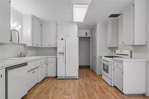 Kitchen - 6630 Mount Diablo, Riverside, CA 92506 photo 3 of 4