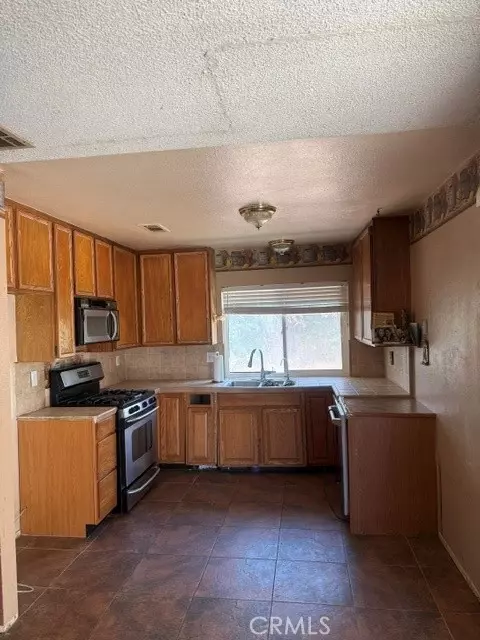 Entry Way - 6864 Olympia Dr, Riverside, CA 92503 photo 2 of 3