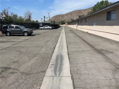 Exterior - 2891 Canyon Crest Dr #63, Riverside, CA 92507 photo 5 of 6