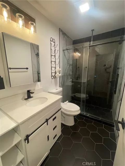 Bath - 2891 Canyon Crest Dr #63, Riverside, CA 92507 photo 1 of 2