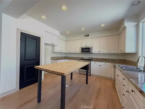 Kitchen - 28910 Newport, Temecula, CA 92591 photo 2 of 3