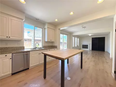 Kitchen - 28910 Newport, Temecula, CA 92591 photo 1 of 3