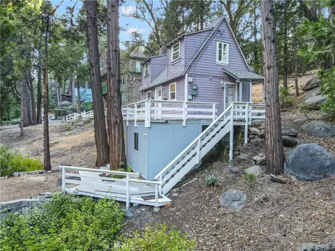 Exterior - 27548 Meadow, Lake Arrowhead, CA 92352 photo 4 of 8