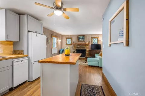 Kitchen - 27548 Meadow, Lake Arrowhead, CA 92352 photo 2 of 2