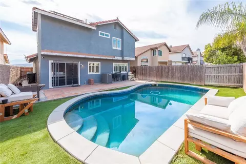 Exterior - 656 Wilson Ave, Perris, CA 92571 photo 5 of 10