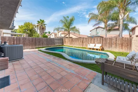 Exterior - 656 Wilson Ave, Perris, CA 92571 photo 4 of 10