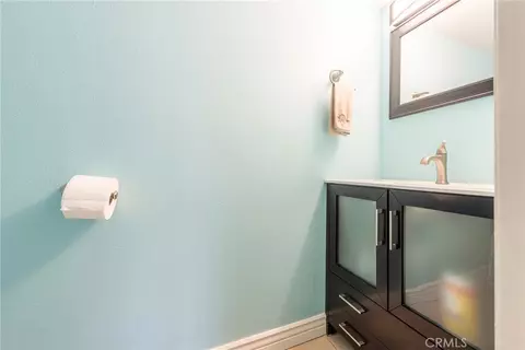 Bath - 656 Wilson Ave, Perris, CA 92571 photo 3 of 3