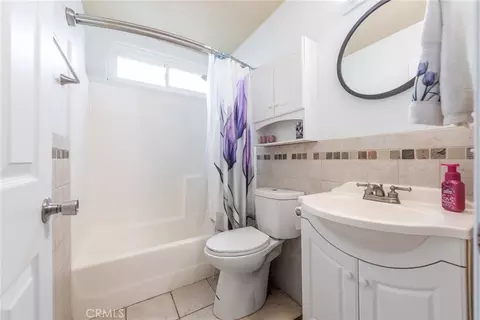 Bath - 656 Wilson Ave, Perris, CA 92571 photo 1 of 3