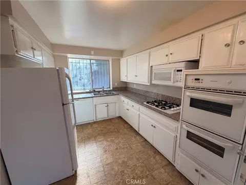 Kitchen - 19442 Cliveden, Carson, CA 90746 photo 2 of 2