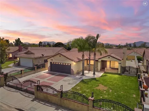 15363 Holly, Fontana, CA 92335