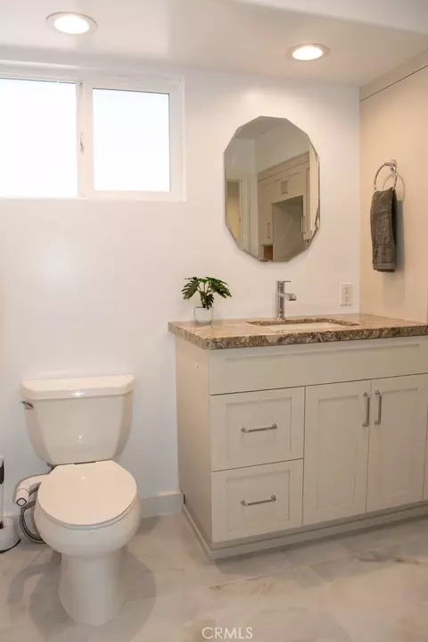 Bath - 933 Eastside Rd, El Cajon, CA 92020 photo 6 of 7