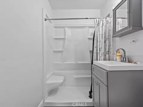 Bath - 8437 Bruce, Riverside, CA 92503 photo 2 of 2