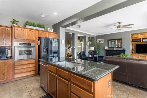Kitchen - 1180 Reisling, Perris, CA 92571 photo 4 of 6