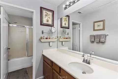 Bath - 1180 Reisling, Perris, CA 92571 photo 6 of 6