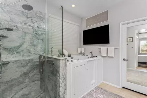 Bath - 1180 Reisling, Perris, CA 92571 photo 2 of 6