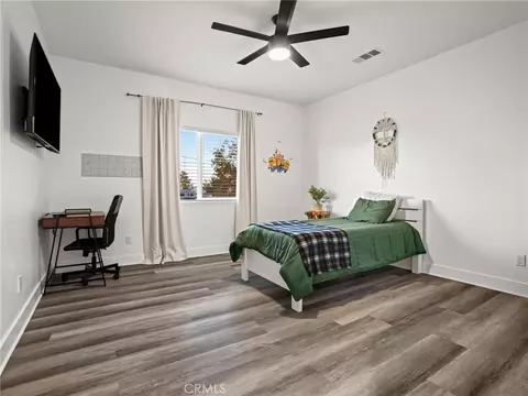 Bedroom - 11383 Maple, Hesperia, CA 92345 photo 4 of 8