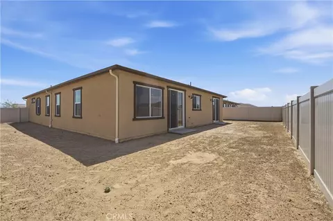 Exterior - 3253 E Avenue J-4, Lancaster, CA 93535 photo 5 of 8