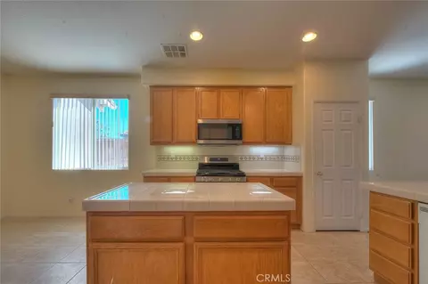 Kitchen - 14990 Lexington, Adelanto, CA 92301 photo 6 of 7