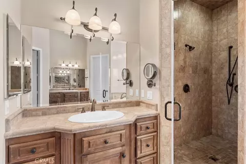 Bath - 26690 Skyrocket, Temecula, CA 92590 photo 3 of 5