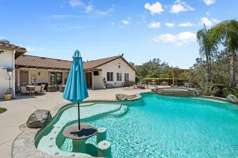 Exterior - 26690 Skyrocket, Temecula, CA 92590 photo 8 of 10