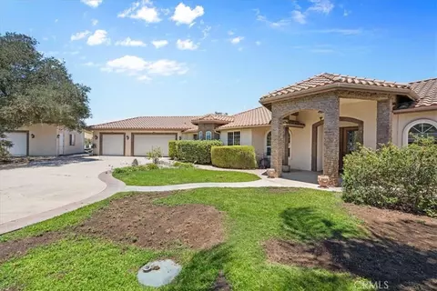 Exterior - 26690 Skyrocket, Temecula, CA 92590 photo 2 of 10