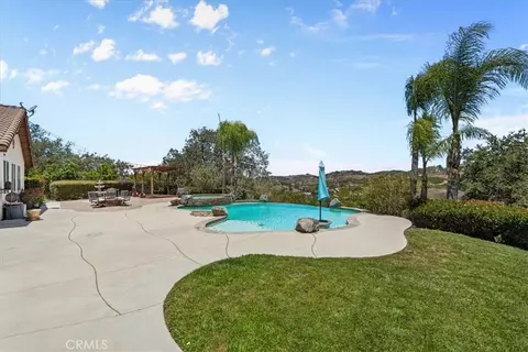 Exterior - 26690 Skyrocket, Temecula, CA 92590 photo 6 of 10