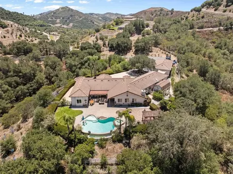 View/Area - 26690 Skyrocket, Temecula, CA 92590 photo 4 of 6