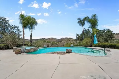 Exterior - 26690 Skyrocket, Temecula, CA 92590 photo 7 of 10