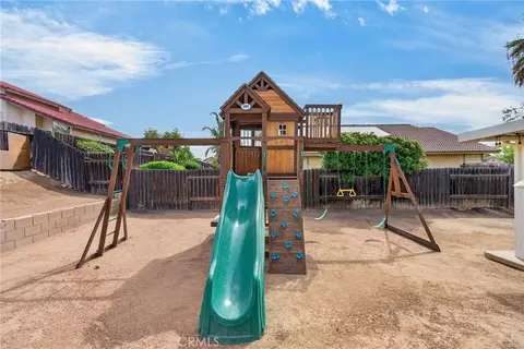 Exterior - 26348 Bodega Ct, Moreno Valley, CA 92555 photo 6 of 15