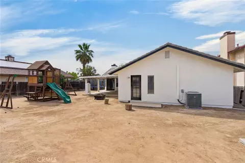 Exterior - 26348 Bodega Ct, Moreno Valley, CA 92555 photo 8 of 15