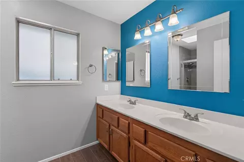 Bath - 26348 Bodega Ct, Moreno Valley, CA 92555 photo 2 of 3