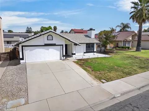 Exterior - 26348 Bodega Ct, Moreno Valley, CA 92555 photo 13 of 15