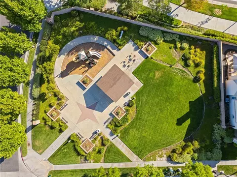 View/Area - 31574 Six Rivers Ct, Temecula, CA 92592 photo 4 of 5