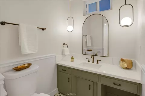 Bath - 1235 Cedar, Redlands, CA 92373 photo 3 of 8