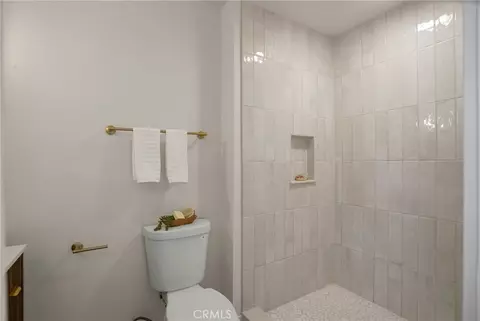 Bath - 1235 Cedar, Redlands, CA 92373 photo 4 of 8