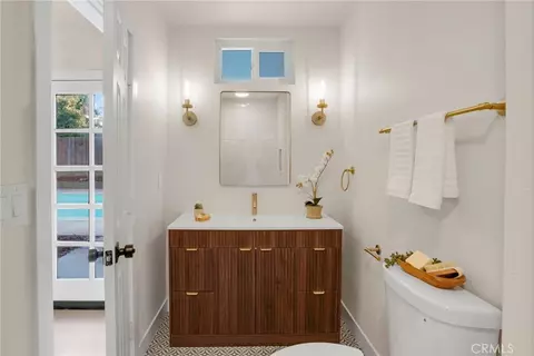 Bath - 1235 Cedar, Redlands, CA 92373 photo 6 of 8