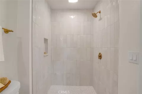 Bath - 1235 Cedar, Redlands, CA 92373 photo 5 of 8