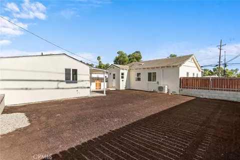 Exterior - 304 E 28th St, San Bernardino, CA 92404 photo 7 of 11