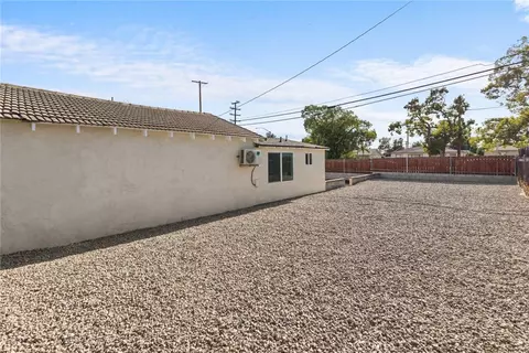 Exterior - 304 E 28th St, San Bernardino, CA 92404 photo 4 of 11