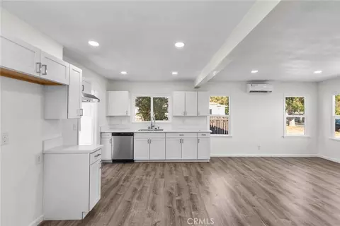 Living - 304 E 28th St, San Bernardino, CA 92404 photo 4 of 4