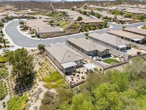 View/Area - 1670 Stellar Peak, Beaumont, CA 92223 photo 1 of 11