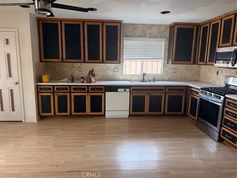 Kitchen - 189 Ropango, Hemet, CA 92545 photo 1 of 1