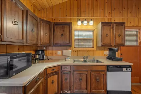 Kitchen - 904 Michael, Big Bear City, CA 92314 photo 3 of 3